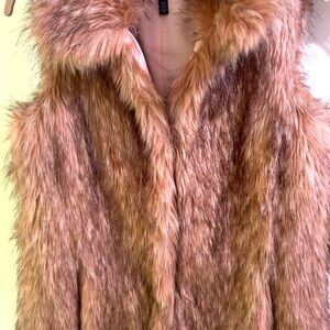 White House Black Market Pink Tinted Faux Fur Vest Size S